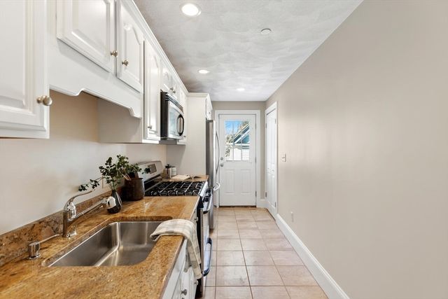 8 Common St 3, Stoneham, MA 02180