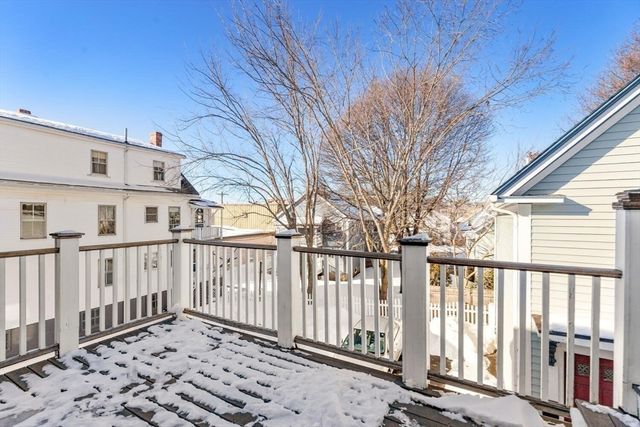 8 Common St 3, Stoneham, MA 02180