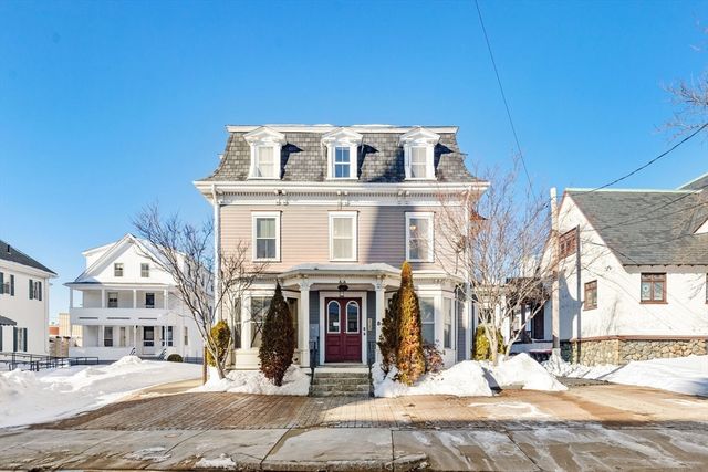 8 Common St 3, Stoneham, MA 02180