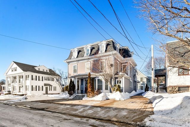 8 Common St 3, Stoneham, MA 02180