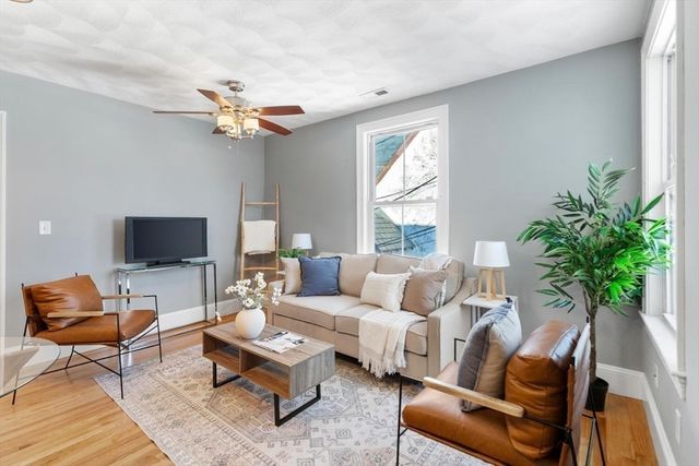 8 Common St 3, Stoneham, MA 02180