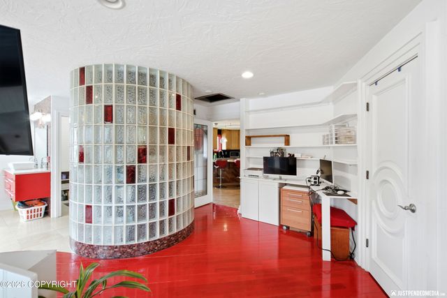 5016 E 24th Avenue, Anchorage, AK 99508