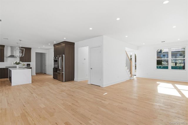 16 Otsego Place, Jericho, NY 11753