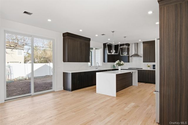 16 Otsego Place, Jericho, NY 11753