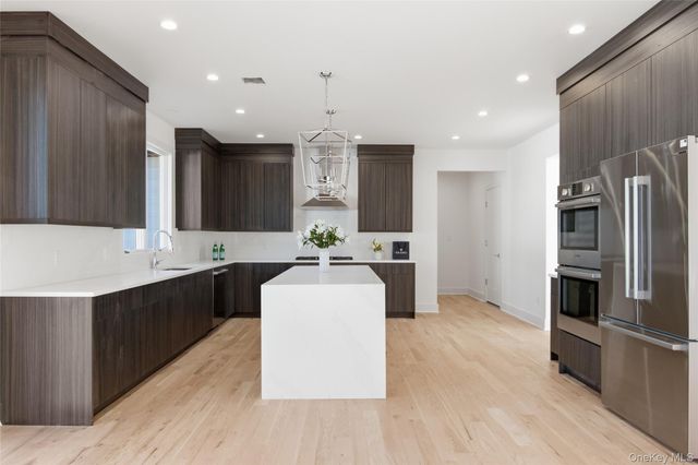 16 Otsego Place, Jericho, NY 11753