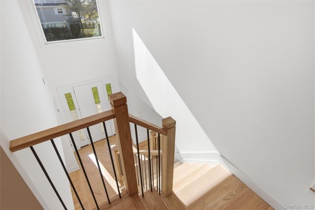 16 Otsego Place, Jericho, NY 11753