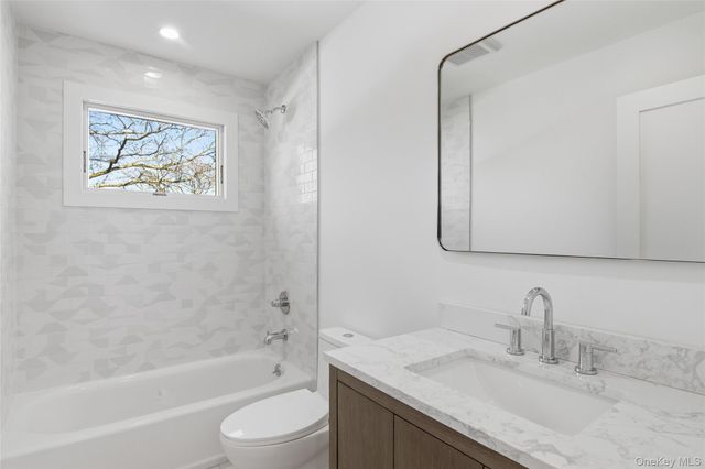 16 Otsego Place, Jericho, NY 11753