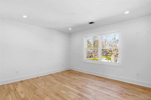 16 Otsego Place, Jericho, NY 11753