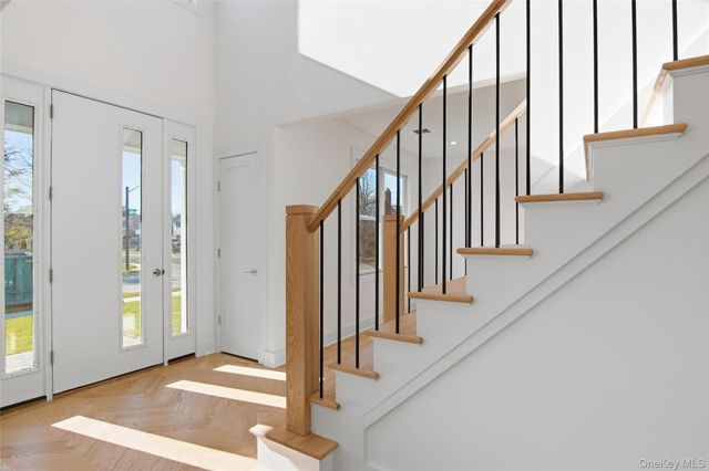 16 Otsego Place, Jericho, NY 11753