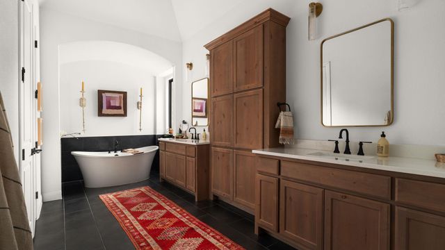 734 Bridge Water LOOP, Dripping Springs, TX 78620