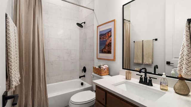 734 Bridge Water LOOP, Dripping Springs, TX 78620