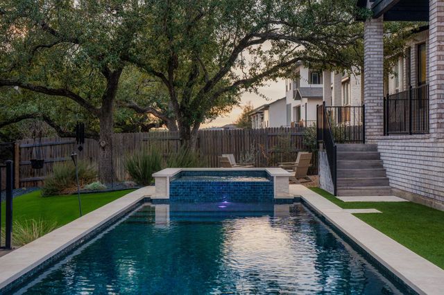 734 Bridge Water LOOP, Dripping Springs, TX 78620