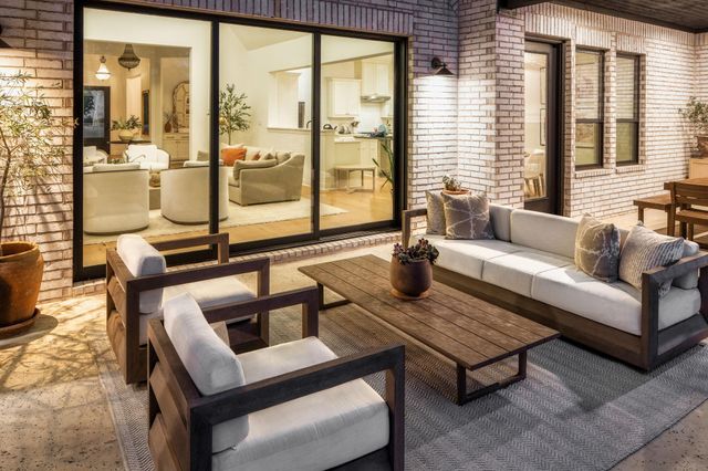 734 Bridge Water LOOP, Dripping Springs, TX 78620