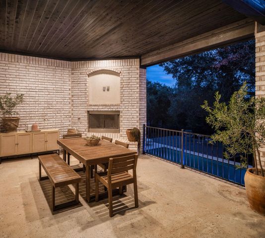 734 Bridge Water LOOP, Dripping Springs, TX 78620