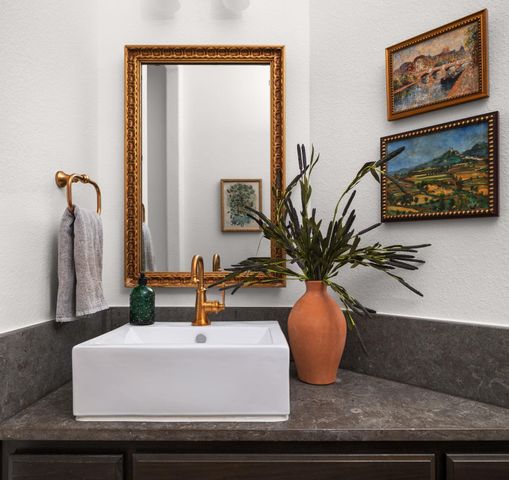 734 Bridge Water LOOP, Dripping Springs, TX 78620