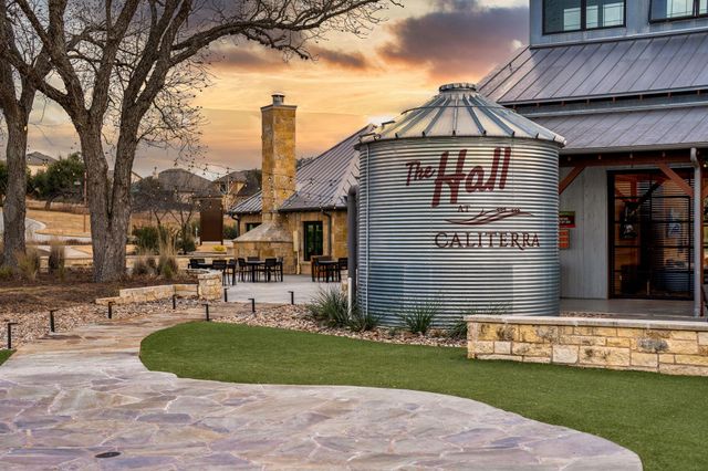 734 Bridge Water LOOP, Dripping Springs, TX 78620