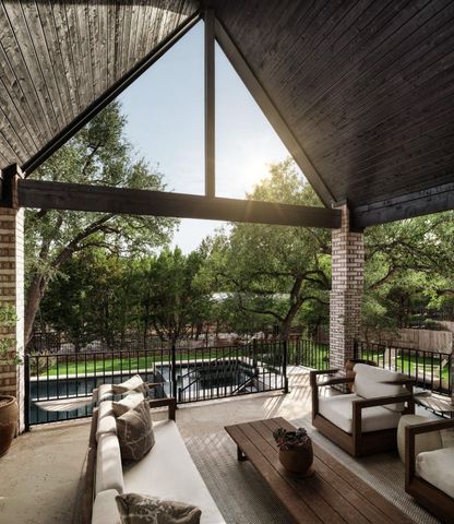 734 Bridge Water LOOP, Dripping Springs, TX 78620