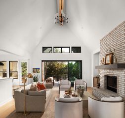 734 Bridge Water LOOP, Dripping Springs, TX 78620