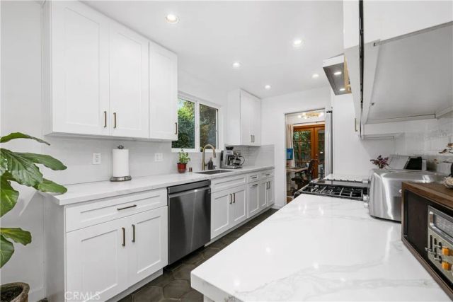 3461 Marna Avenue, Long Beach, CA 90808