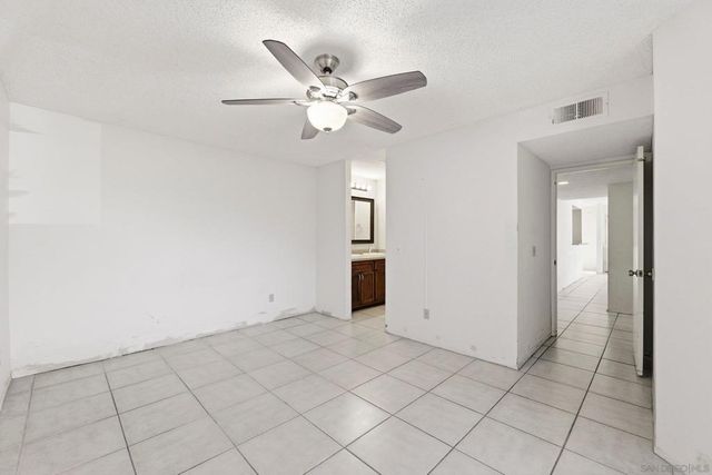 9454 Twin Trails Dr 103, San Diego, CA 92129