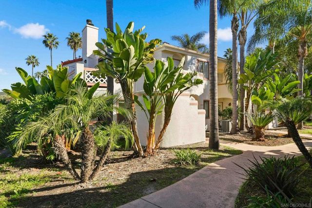 9454 Twin Trails Dr 103, San Diego, CA 92129