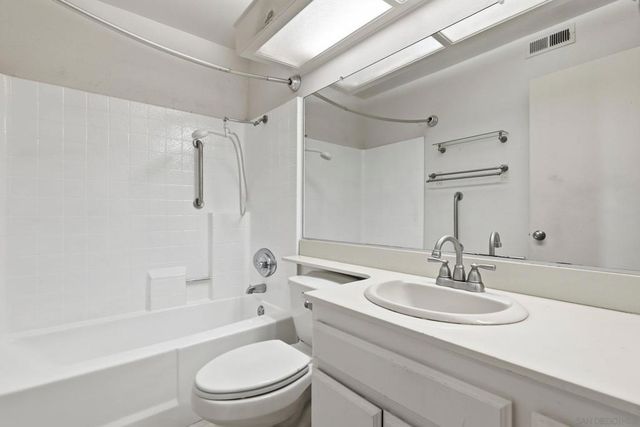 9454 Twin Trails Dr 103, San Diego, CA 92129