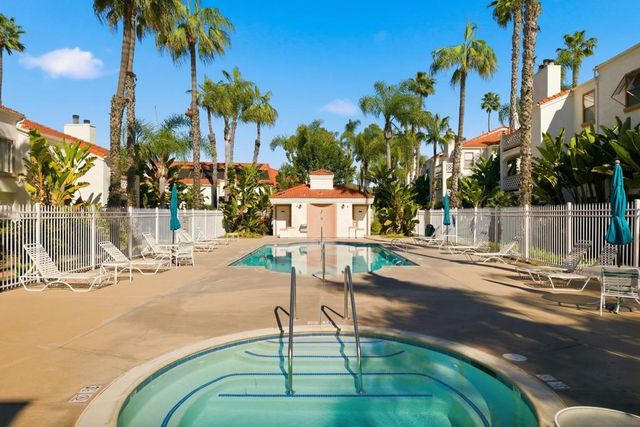 9454 Twin Trails Dr 103, San Diego, CA 92129