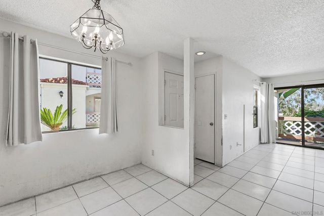 9454 Twin Trails Dr 103, San Diego, CA 92129