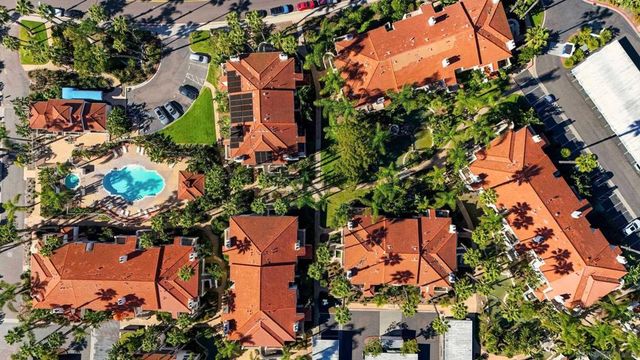 9454 Twin Trails Dr 103, San Diego, CA 92129