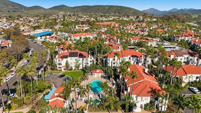 9454 Twin Trails Dr 103, San Diego, CA 92129