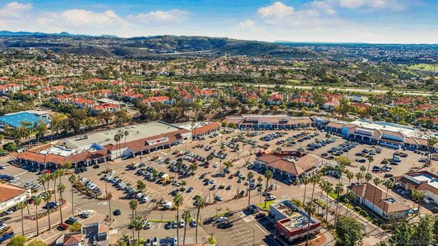 9454 Twin Trails Dr 103, San Diego, CA 92129