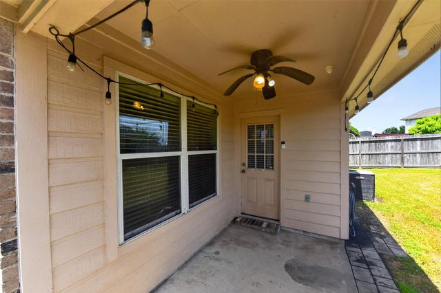 606 27th Avenue N, Texas City, TX 77590