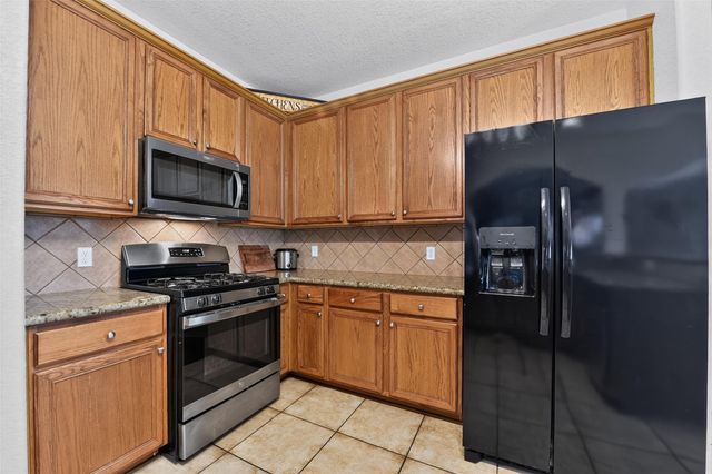 606 27th Avenue N, Texas City, TX 77590