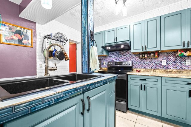 1907 27TH STREET W, Bradenton, FL 34205
