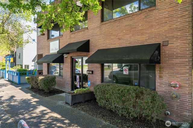 6512 Phinney Avenue N, Seattle, WA 98103