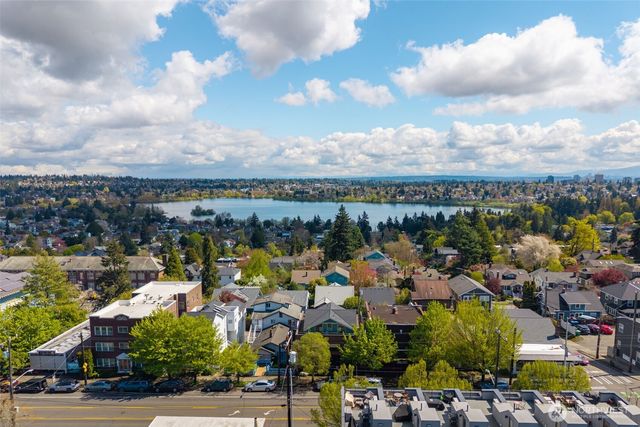 6512 Phinney Avenue N, Seattle, WA 98103