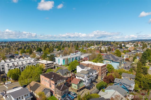 6512 Phinney Avenue N, Seattle, WA 98103