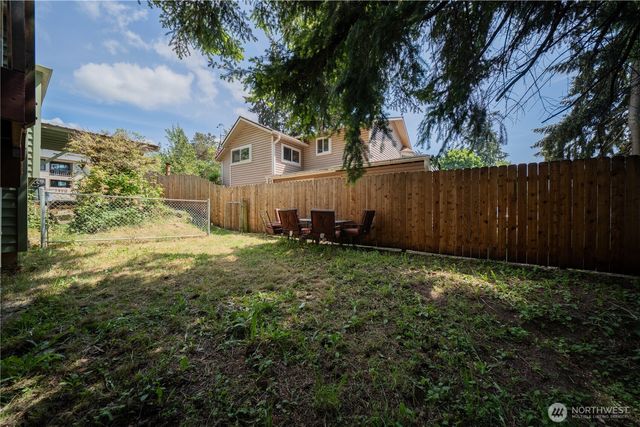 24251 26th Place S, Des Moines, WA 98198