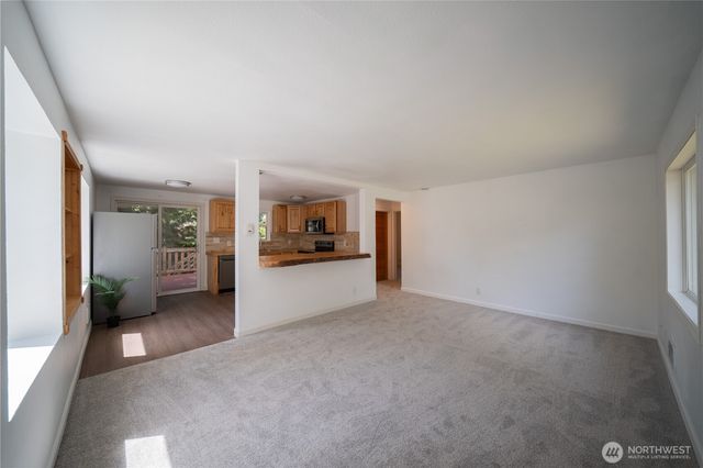 24251 26th Place S, Des Moines, WA 98198