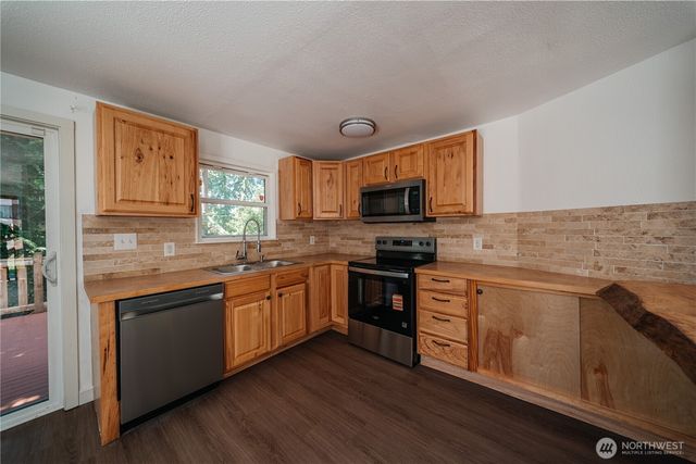 24251 26th Place S, Des Moines, WA 98198