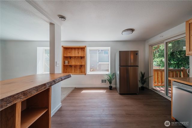 24251 26th Place S, Des Moines, WA 98198