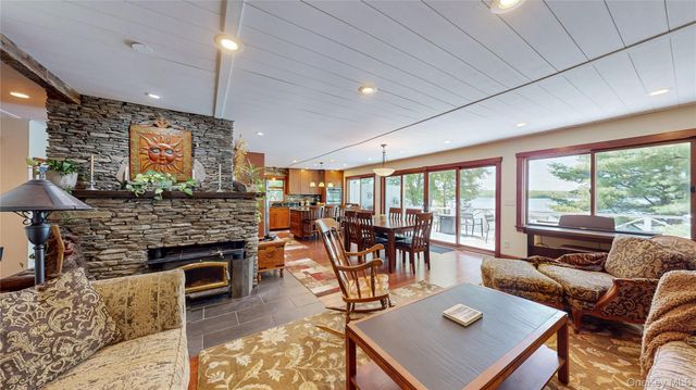 20 Sunset Point, Wurtsboro, NY 12790