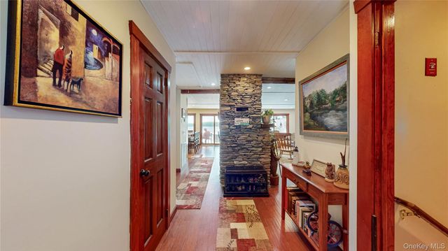 20 Sunset Point, Wurtsboro, NY 12790