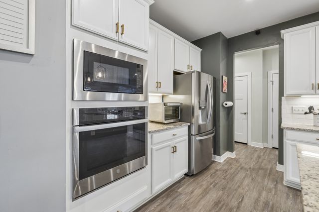 3037 Persimmon St, Columbia, TN 38401