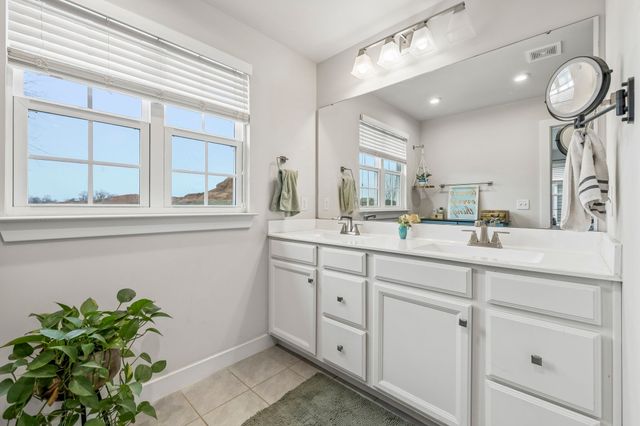 3037 Persimmon St, Columbia, TN 38401