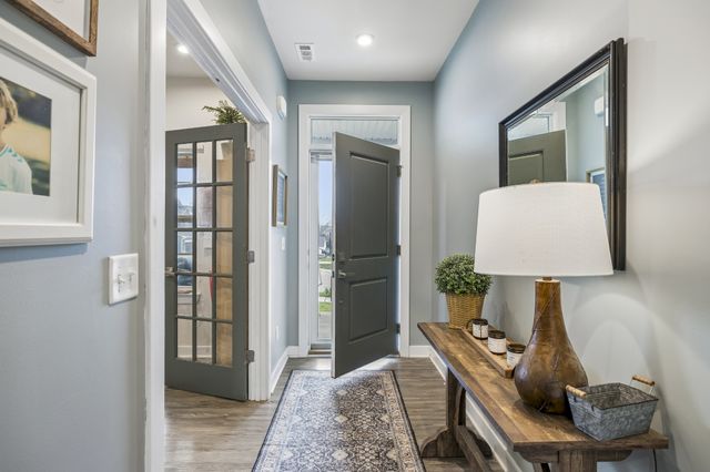 3037 Persimmon St, Columbia, TN 38401