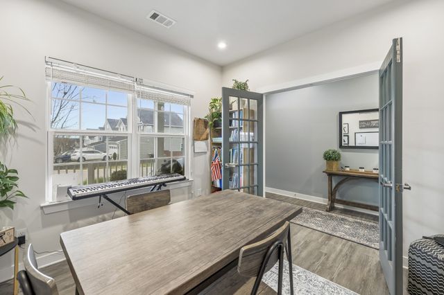 3037 Persimmon St, Columbia, TN 38401