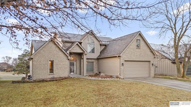 1226 Cork Drive, Papillion, NE 68046