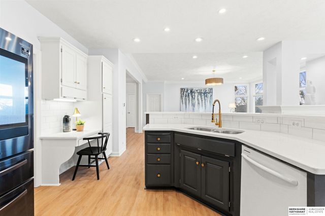 1226 Cork Drive, Papillion, NE 68046