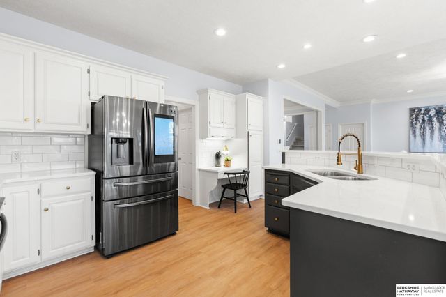 1226 Cork Drive, Papillion, NE 68046